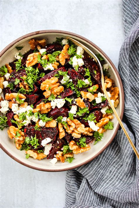 How many calories are in roasted beet and feta greek salad - calories, carbs, nutrition