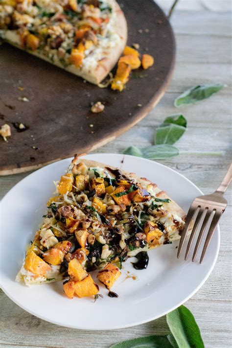 How many calories are in roasted butternut squash pizza - calories, carbs, nutrition