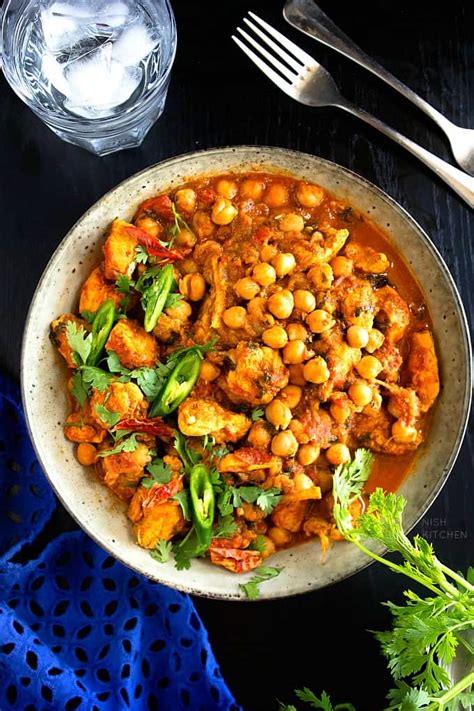 How many calories are in roasted chickpeas - spicy curry - calories, carbs, nutrition