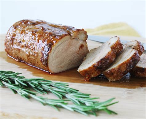 How many calories are in roasted pork loin with chipotle glaze - calories, carbs, nutrition