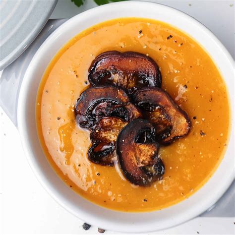 How many calories are in roasted pumpkin soup with mushrooms and chives - calories, carbs, nutrition