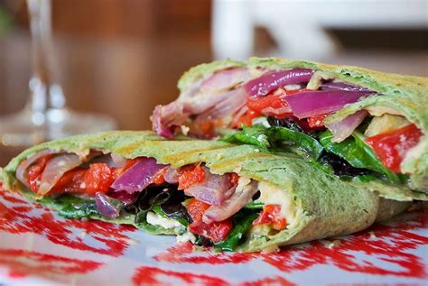 How many calories are in roasted red pepper hummus and spinach artichoke wrap - calories, carbs, nutrition