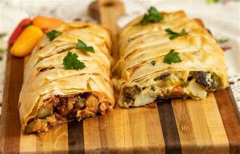 How many calories are in roasted vegetable strudel - calories, carbs, nutrition