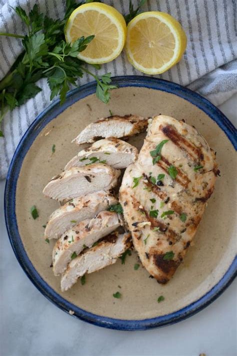 How many calories are in rosemary garlic chicken breast sandwich - calories, carbs, nutrition