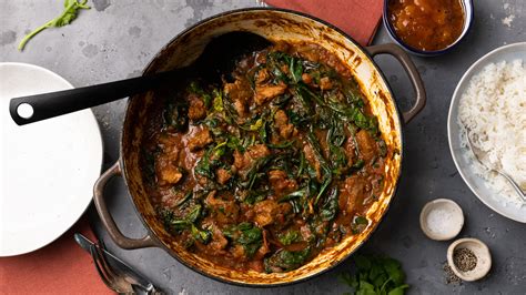 How many calories are in saag lamb curry - calories, carbs, nutrition