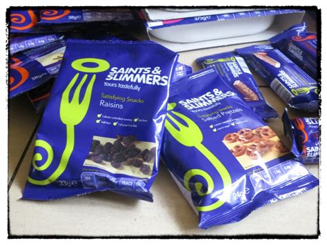 How many calories are in saints and slimmers vegetable chilli - calories, carbs, nutrition