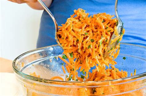 How many calories are in salad bar - grated carrot - calories, carbs, nutrition