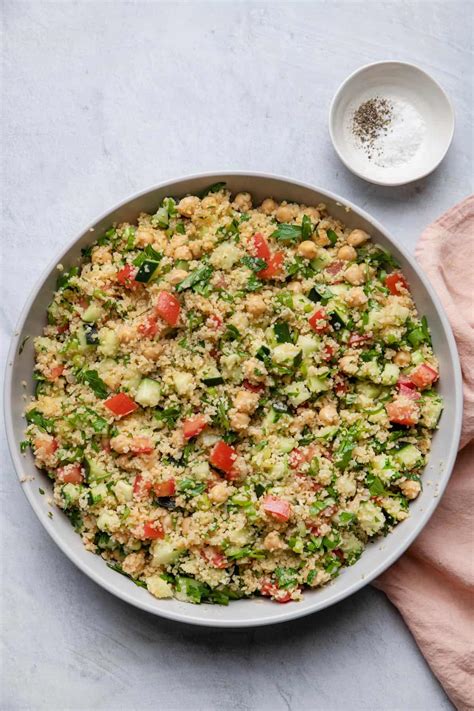 How many calories are in salad bulgur wheat garbanzo cucumber & mint 1 oz - calories, carbs, nutrition