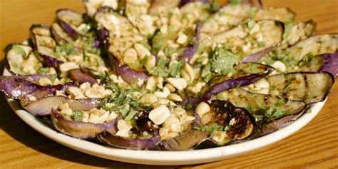 How many calories are in salad eggplant thai #16 scoop - calories, carbs, nutrition