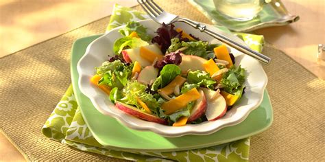 How many calories are in salad entree apple cheddar & walnut - calories, carbs, nutrition