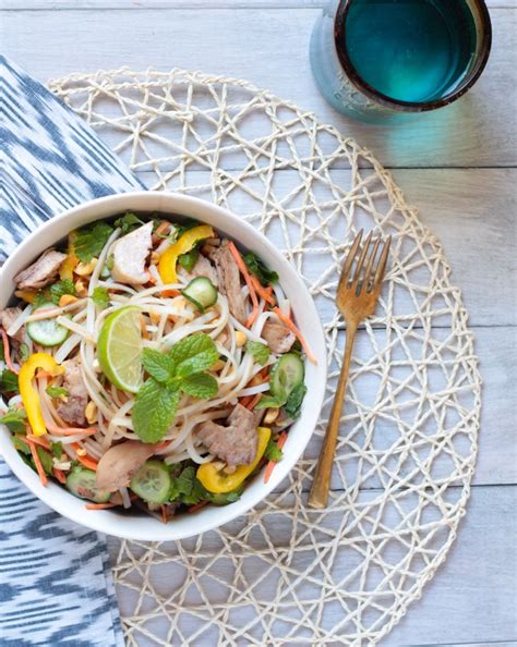 How many calories are in salad entree hot five spice turkey noodle cmp - calories, carbs, nutrition