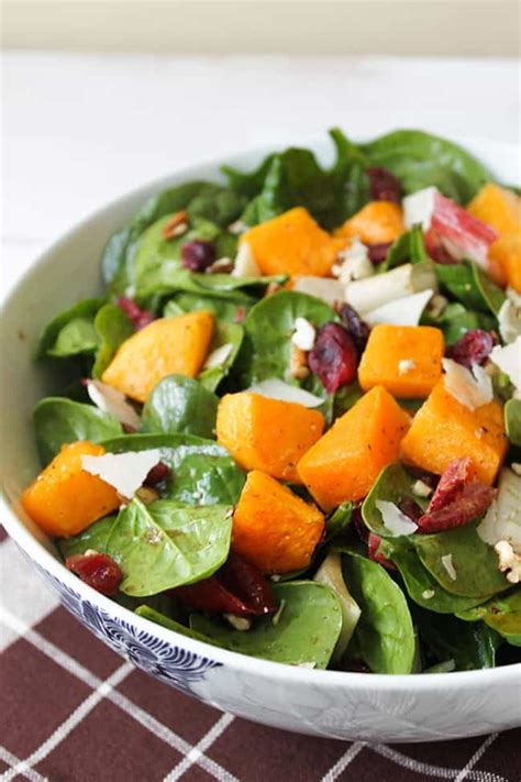 How many calories are in salad entree spinach squash & roasted grapes - calories, carbs, nutrition