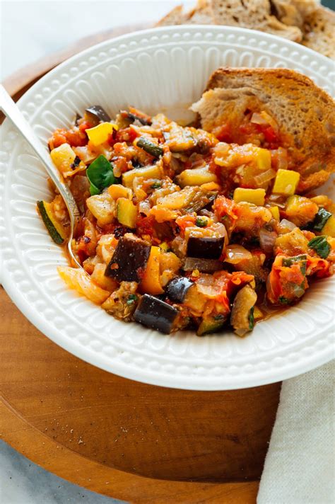 How many calories are in salad roasted vegetable ratatouille 1 oz - calories, carbs, nutrition