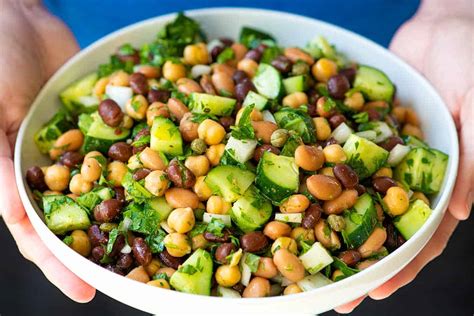 How many calories are in salad white bean caramelized onion 3 oz - calories, carbs, nutrition