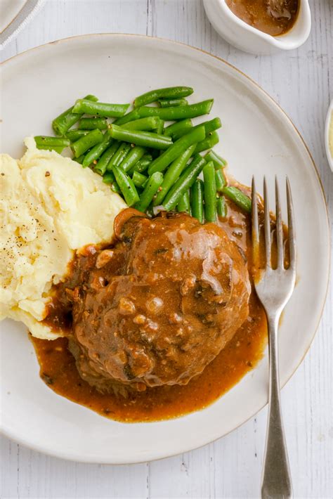 How many calories are in salisbury steak plate - food on demand - calories, carbs, nutrition