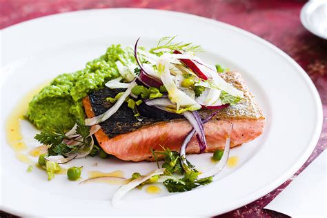 How many calories are in salmon, pea and fennel salad - calories, carbs, nutrition