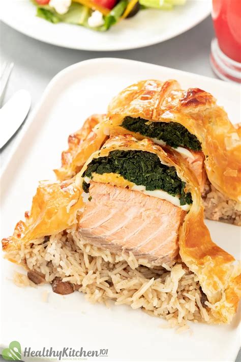 How many calories are in salmon coulibiac w/potato, leek & dill - calories, carbs, nutrition