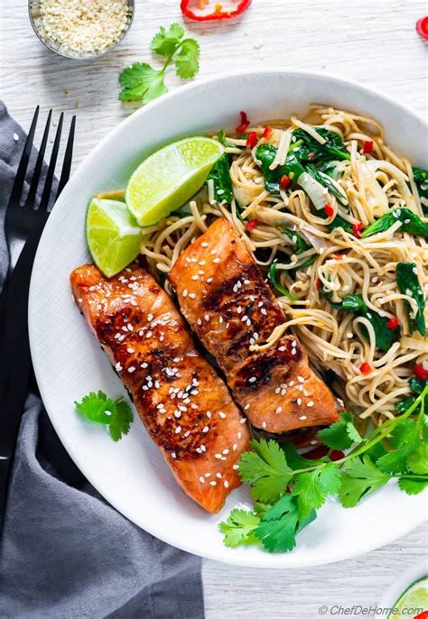 How many calories are in salmon poke bowl with soba noodles and sriracha poke sauce - calories, carbs, nutrition