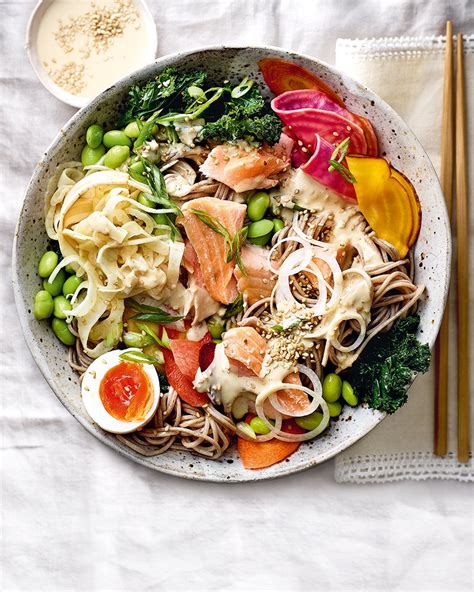 How many calories are in salmon soba noodle salad - calories, carbs, nutrition