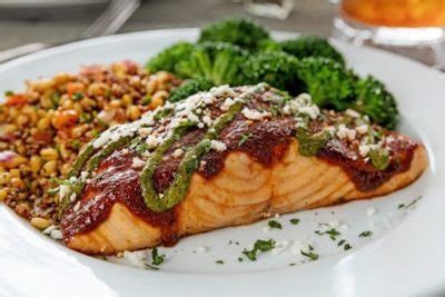 How many calories are in salmon with ancho chili-ginger - calories, carbs, nutrition