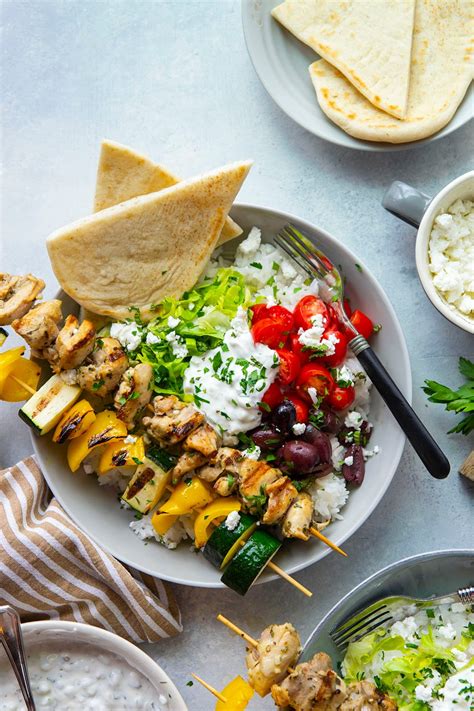 How many calories are in sand flatbread chicken souvlaki - calories, carbs, nutrition