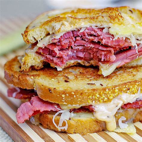 How many calories are in sand reuben corned beef 1/4 sandwich - calories, carbs, nutrition