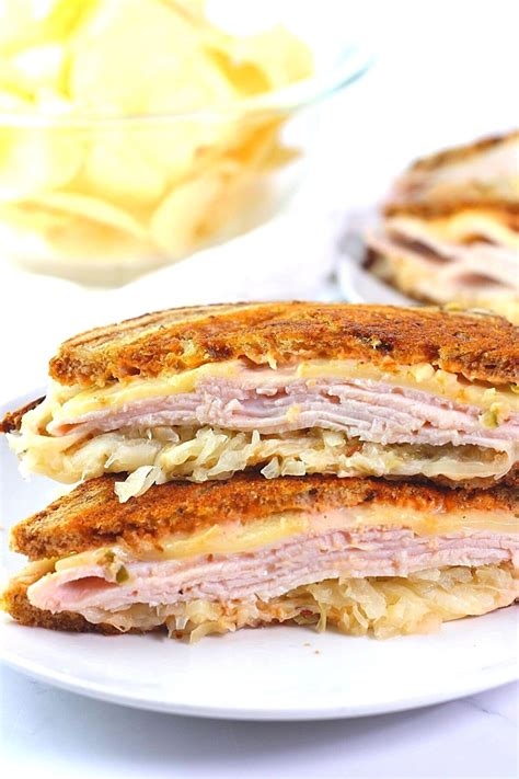 How many calories are in sand reuben turkey 1/2 sandwich - calories, carbs, nutrition