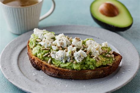 How many calories are in sandwich avocado goat cheese (bison) - calories, carbs, nutrition