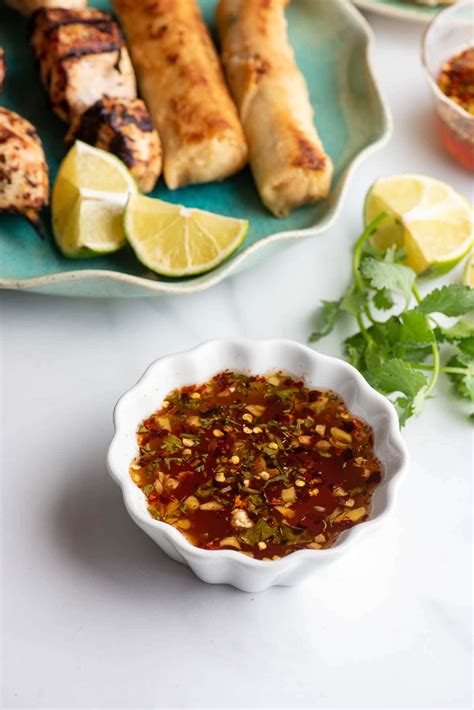 How many calories are in sauce dipping thai 1/4 cup - calories, carbs, nutrition