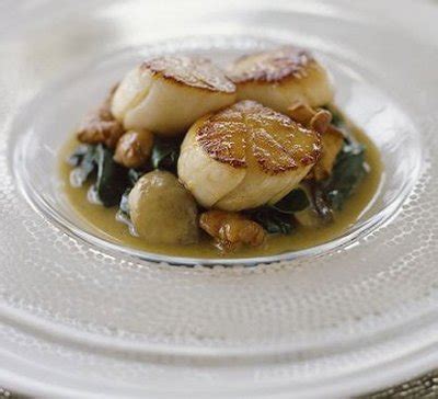 How many calories are in saucy scallops with mushrooms - calories, carbs, nutrition