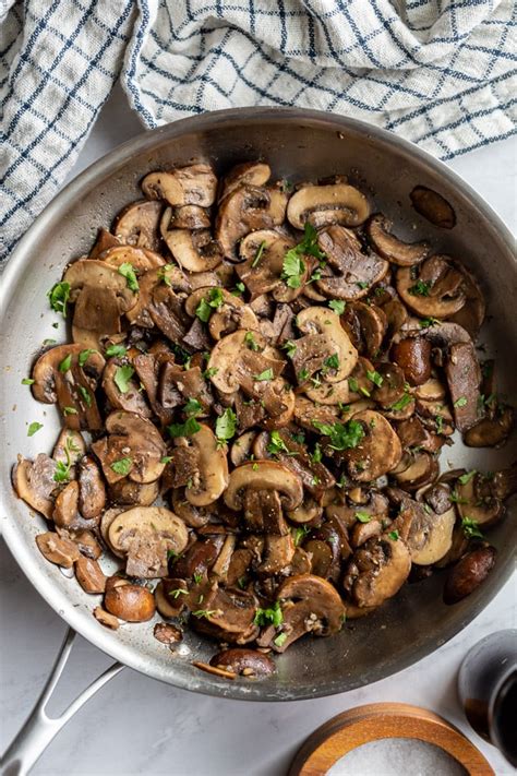 How many calories are in sauteed mushrooms, sliced - calories, carbs, nutrition