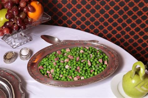 How many calories are in sauteed peas w/ham & chives - calories, carbs, nutrition