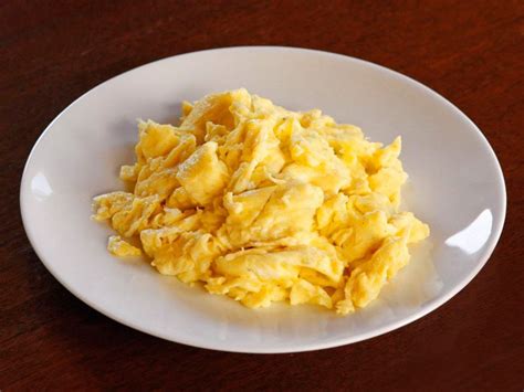 How many calories are in scrambled egg and cheddar pizza - calories, carbs, nutrition