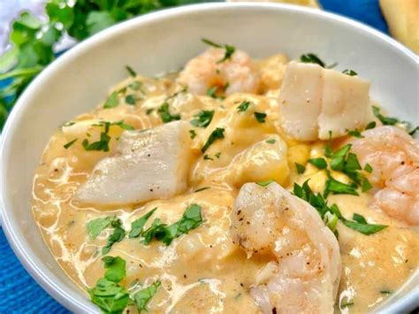 How many calories are in seafood newburg casserette - calories, carbs, nutrition