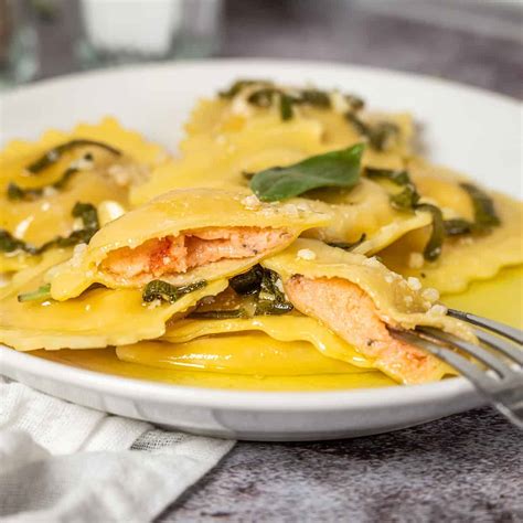 How many calories are in seafood ravioli - calories, carbs, nutrition