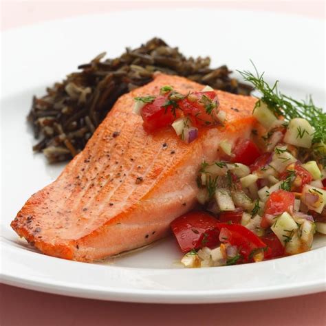 How many calories are in seared salmon with tropical salsa - calories, carbs, nutrition