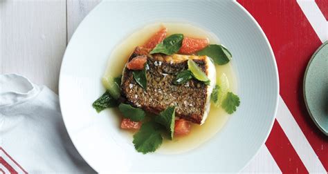 How many calories are in seared striped bass in spiced tomato broth - calories, carbs, nutrition