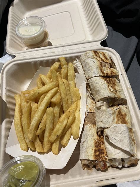 How many calories are in shawarma style sub (12