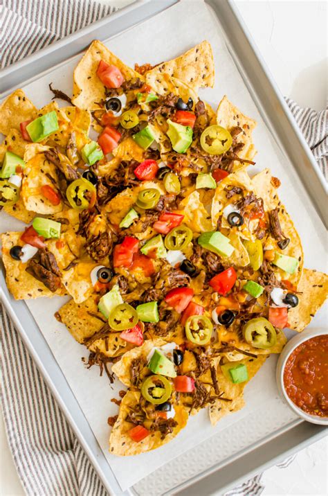 How many calories are in shredded beef nachos - calories, carbs, nutrition