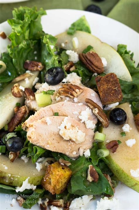 How many calories are in simple honey chicken pear salad plate - calories, carbs, nutrition