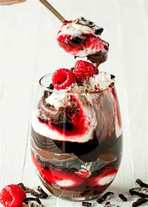 How many calories are in simply fresh large chocolate raspberry parfait - calories, carbs, nutrition