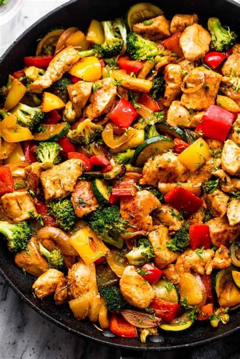 How many calories are in skillet chicken and vegetables - calories, carbs, nutrition