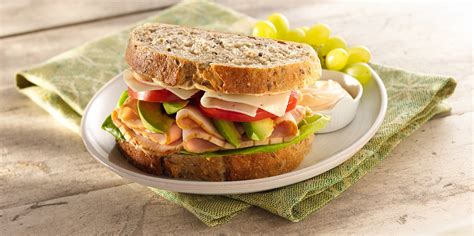 How many calories are in sliced turkey swiss sandwich - calories, carbs, nutrition