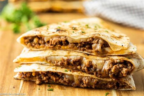 How many calories are in sloppy joe quesadilla with queso fondue - calories, carbs, nutrition