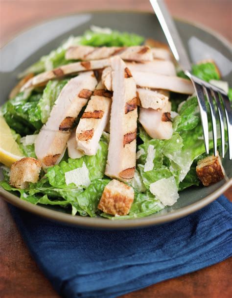 How many calories are in small grilled chicken caesar salad - calories, carbs, nutrition