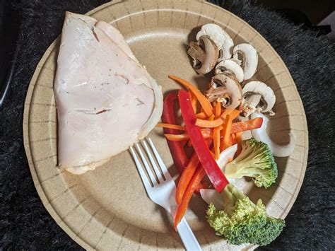 How many calories are in smokehouse smoked turkey breasts - calories, carbs, nutrition