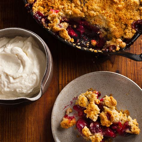How many calories are in sour cherry crumble - calories, carbs, nutrition