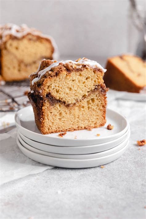 How many calories are in sour cream coffee cake - calories, carbs, nutrition