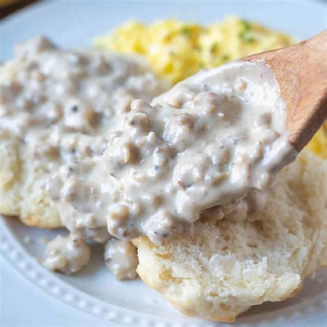 How many calories are in southern biscuits and gravy - calories, carbs, nutrition