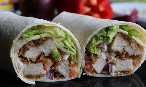 How many calories are in southern fried chicken wrap & salad (halal) - calories, carbs, nutrition